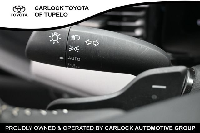Used 2025 Toyota Camry SE w/ Convenience Package FWD image 25