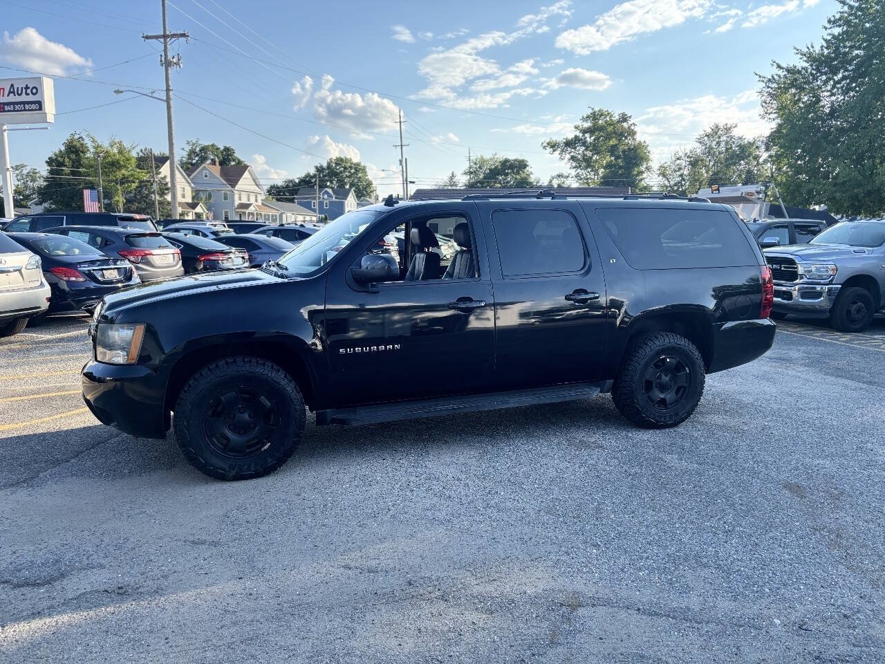 Used 2011 Chevrolet Suburban LT AWD/4WD image 5