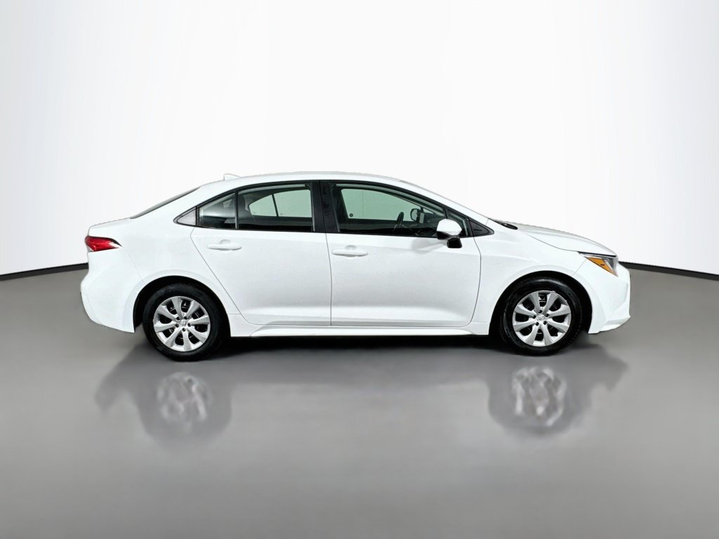 Used 2025 Toyota Corolla LE FWD image 6