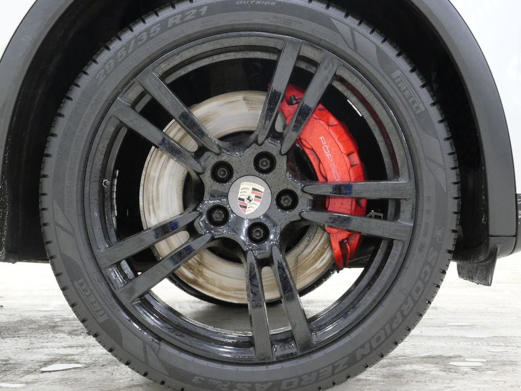 Used 2014 Porsche Cayenne Turbo image 10