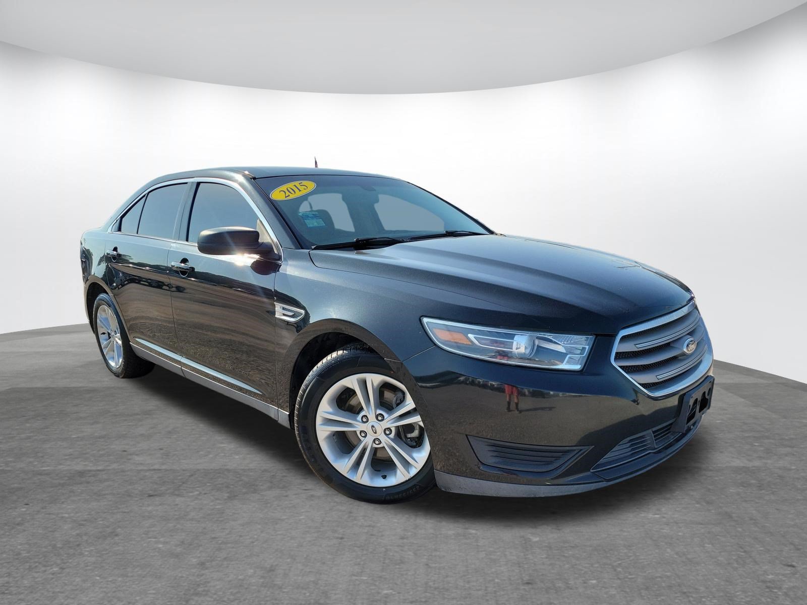 Used 2015 Ford Taurus SE