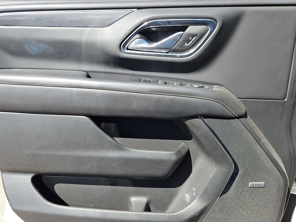 Used 2023 GMC Yukon SLT image 12