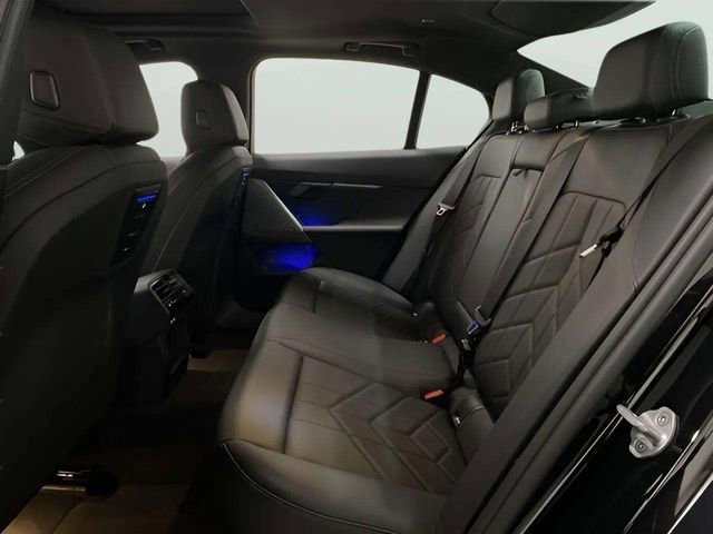 Used 2025 BMW i5 eDrive40i image 19