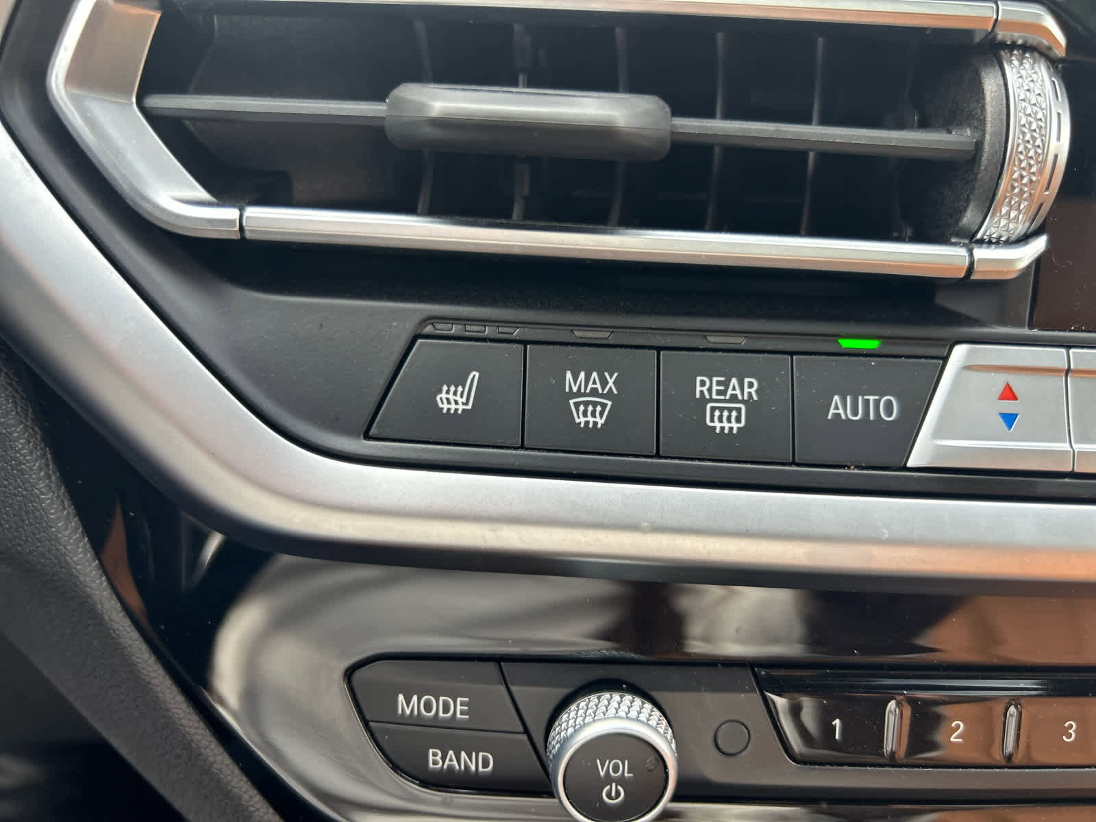 Used 2024 BMW X3 xDrive30i w/ Convenience Package w/ZPA image 30