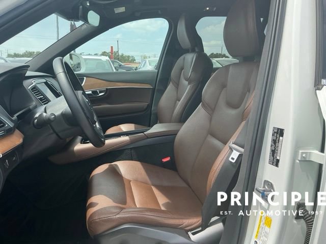 Certified 2022 Volvo XC90 T6 Momentum AWD/4WD image 13