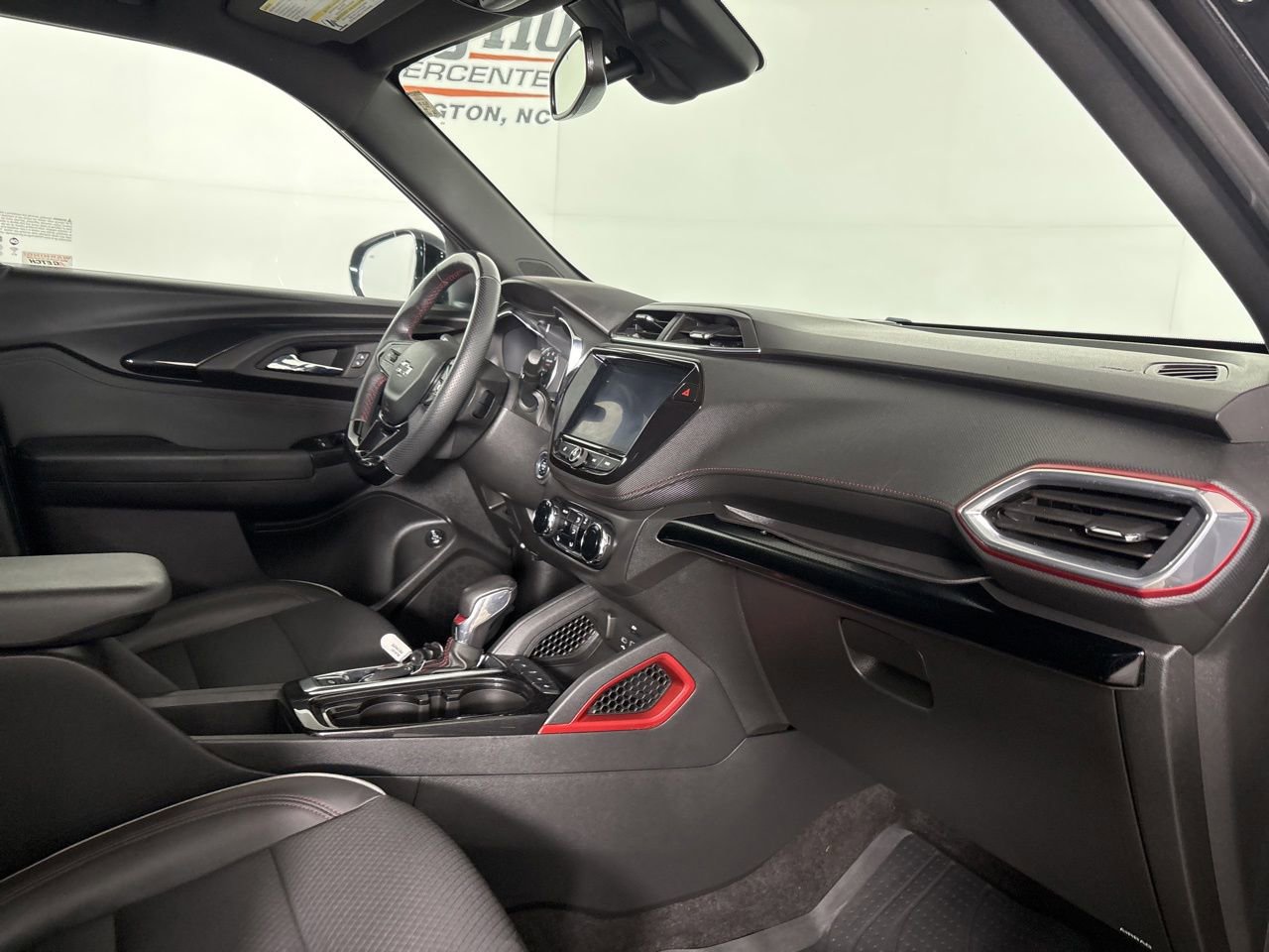 Used 2023 Chevrolet TrailBlazer RS w/ Sun and Liftgate Package FWD image 28