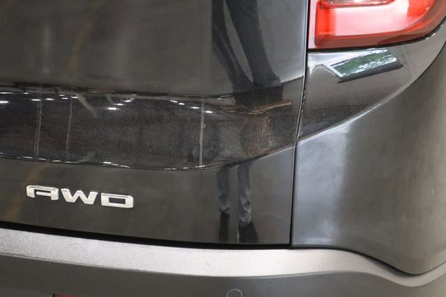 Used 2023 GMC Acadia SLT image 49