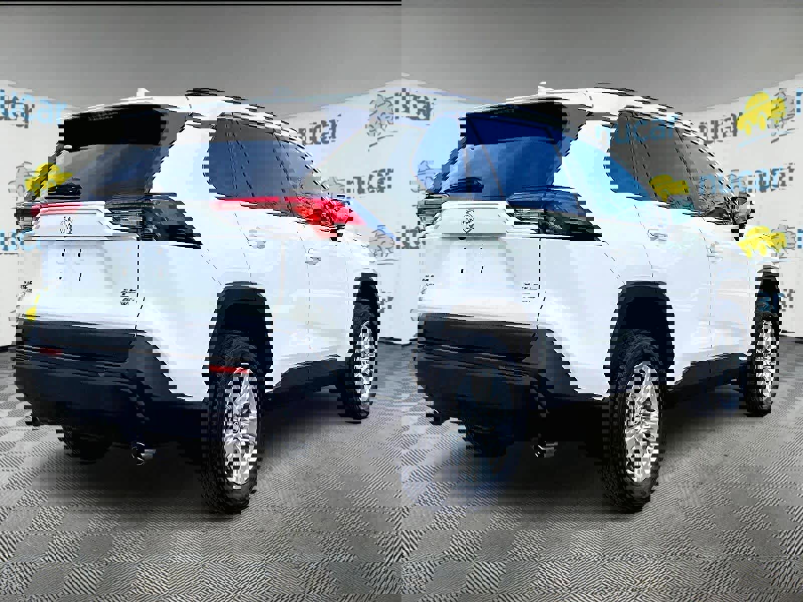 Used 2021 Toyota RAV4 XLE image 6