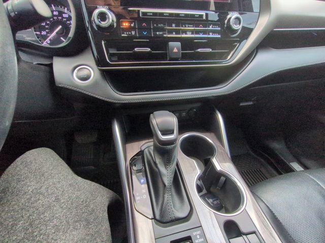 Used 2021 Toyota Highlander Limited image 21