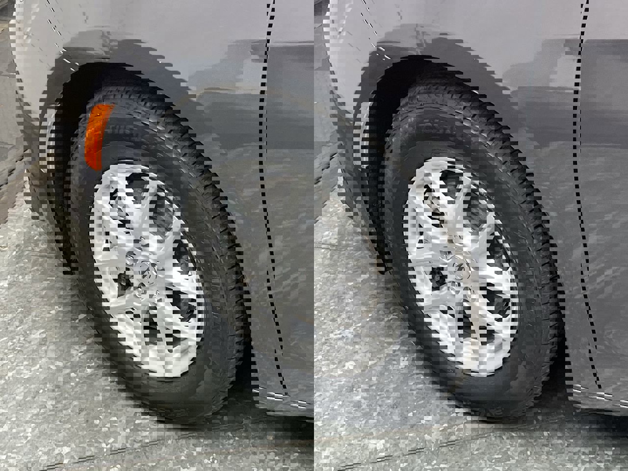 Used 2023 Chrysler Voyager LX image 31