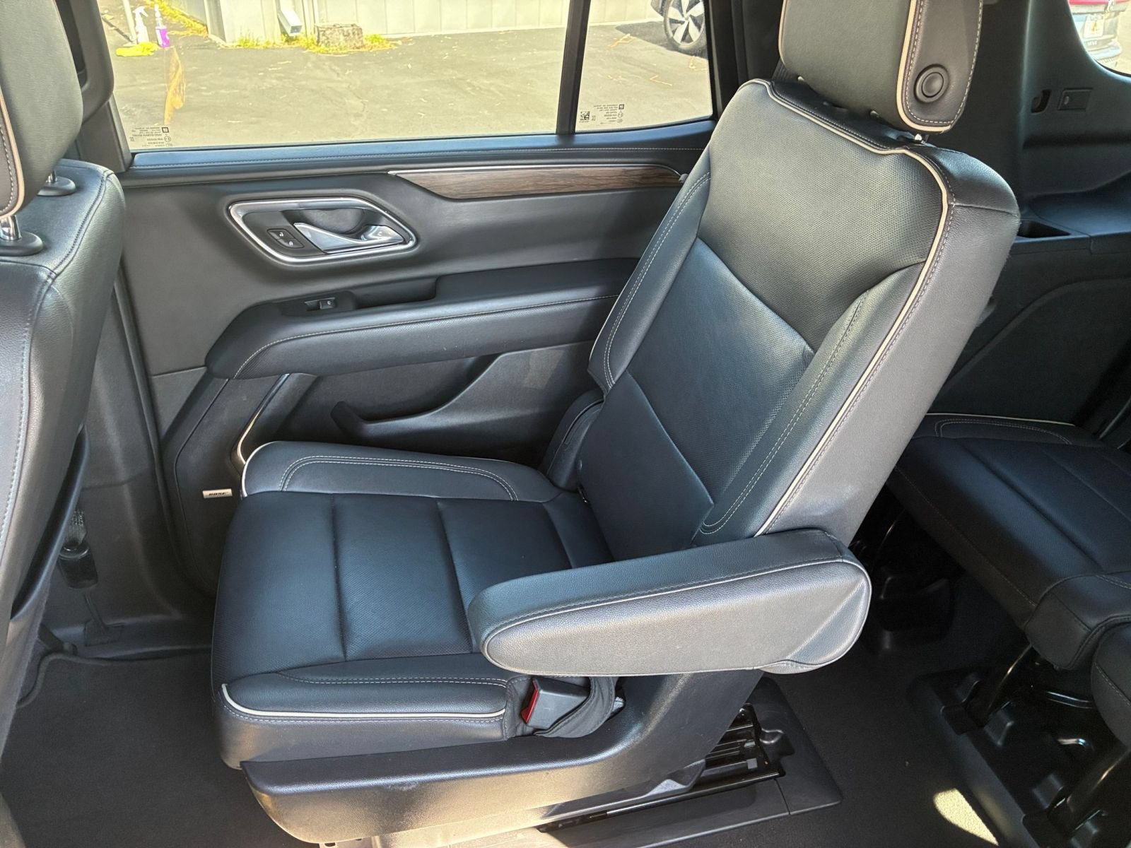 Used 2023 Chevrolet Tahoe Premier AWD/4WD image 38
