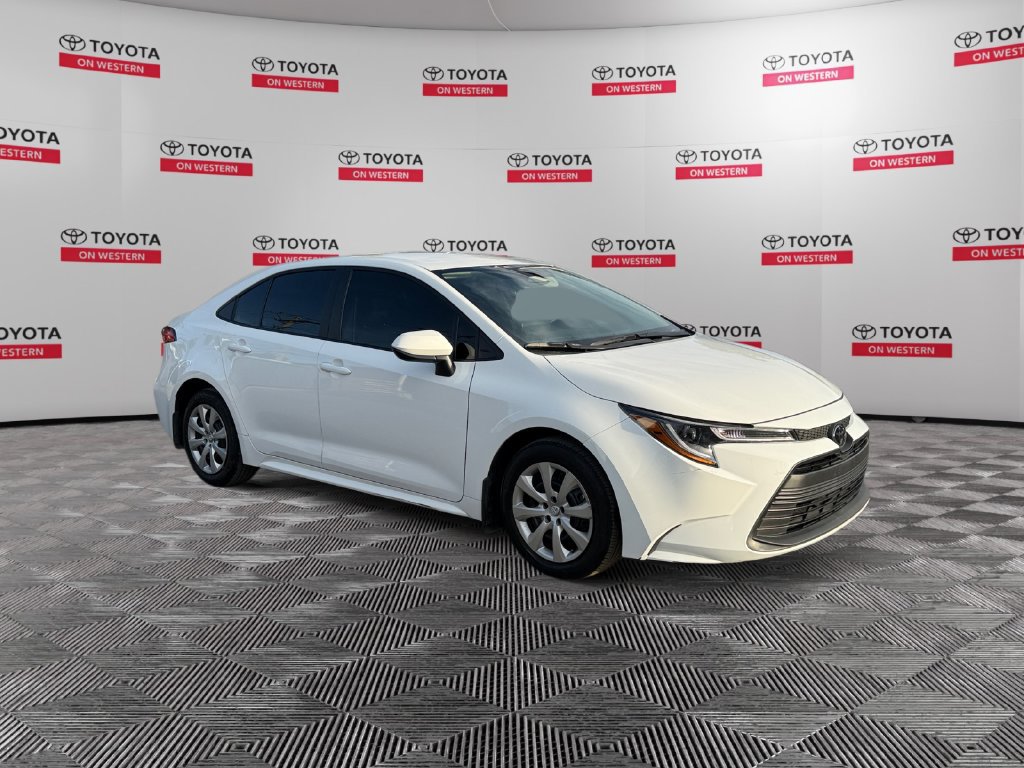 Certified 2025 Toyota Corolla LE FWD image 3