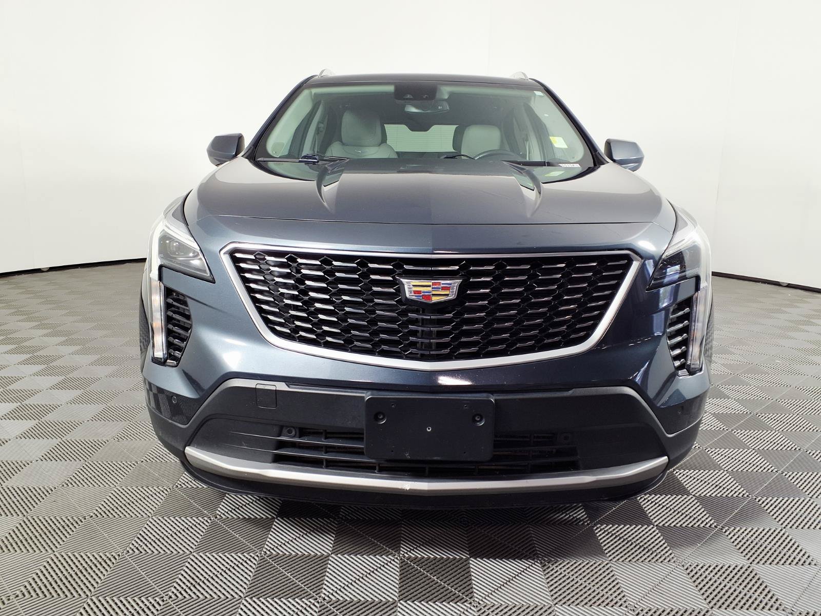Used 2019 Cadillac XT4 Premium Luxury w/ Cold Weather Package FWD image 2