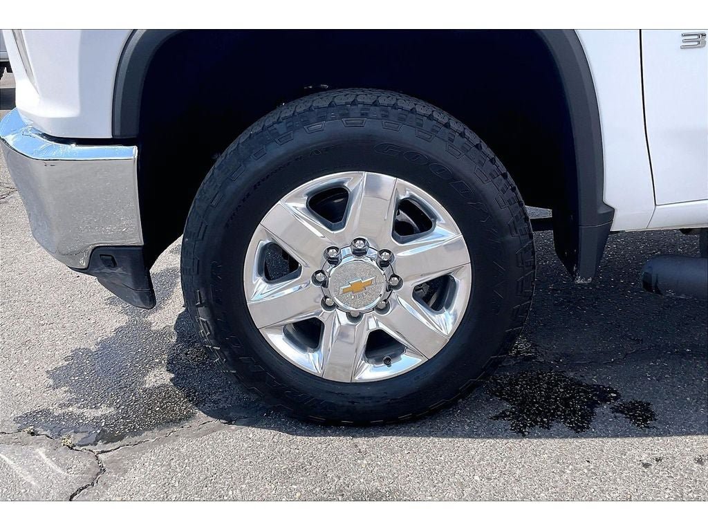 Used 2022 Chevrolet Silverado 3500 LTZ AWD/4WD image 10