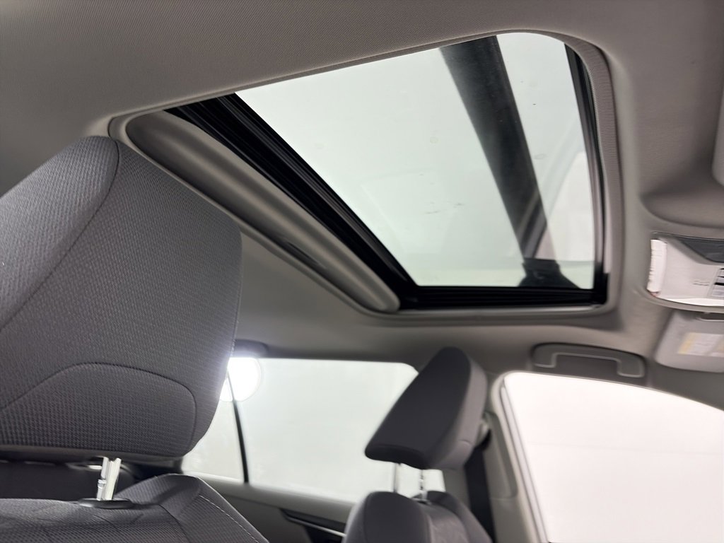 Used 2022 Toyota RAV4 XLE image 32