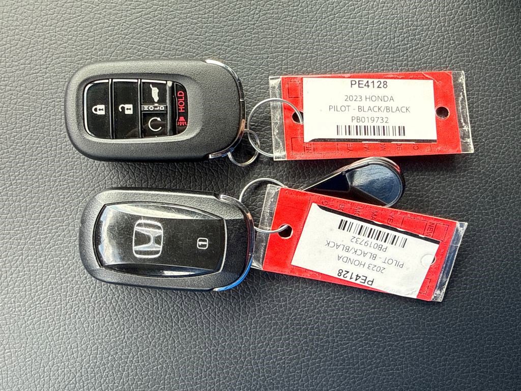 Certified 2023 Honda Pilot Elite image 4