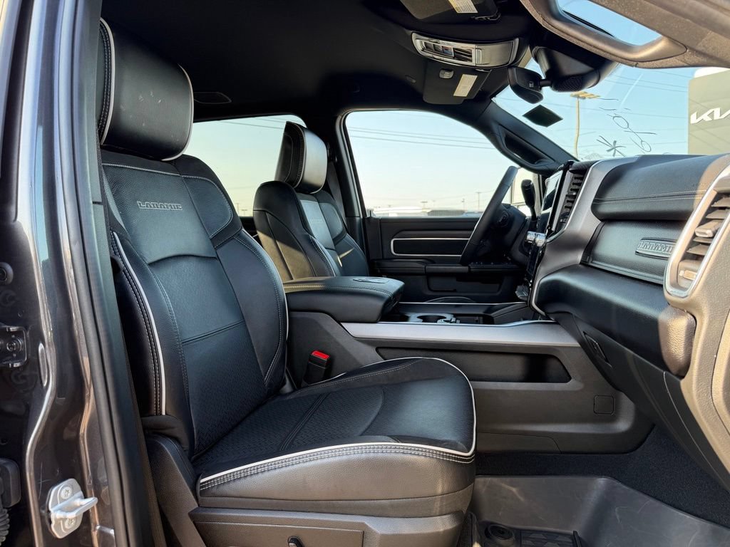 Used 2025 RAM 3500 Laramie AWD/4WD image 35
