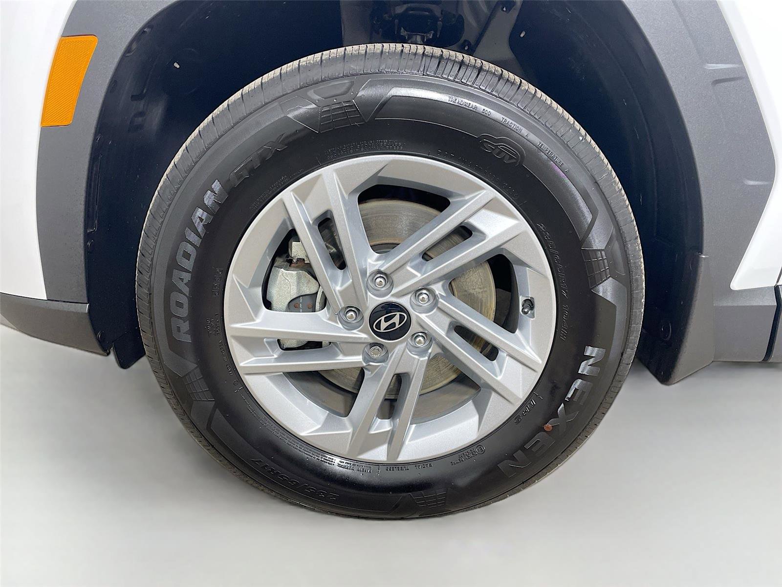 Used 2025 Hyundai Tucson SE image 27
