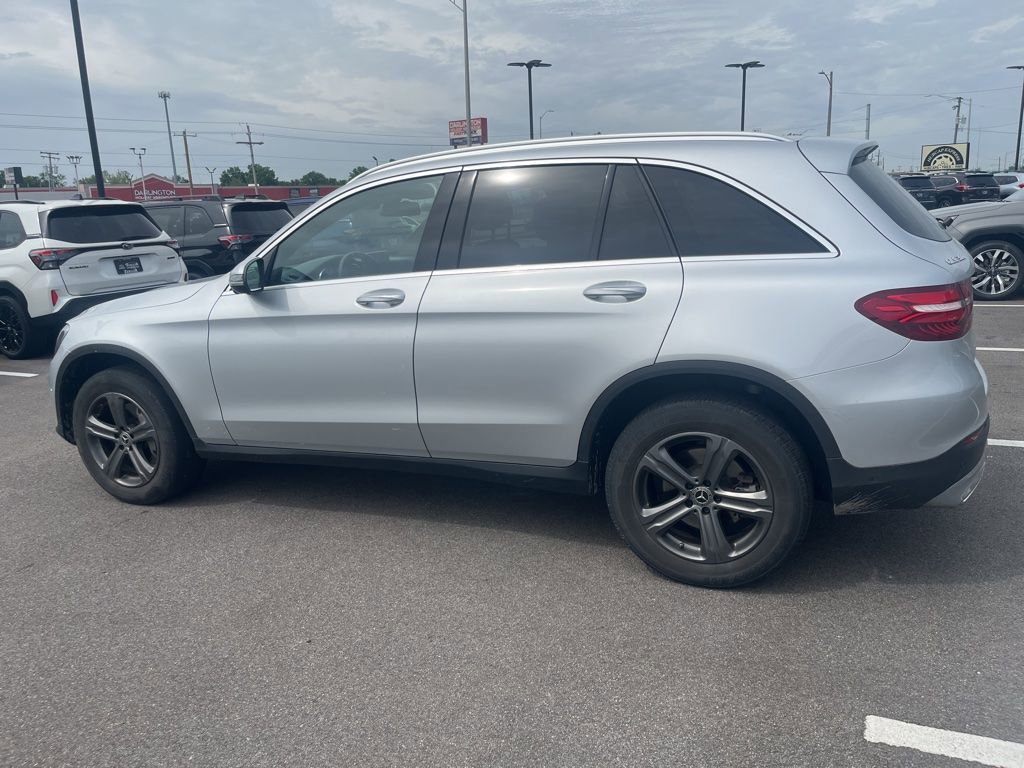 Used 2019 Mercedes-Benz GLC 300 4MATIC image 4