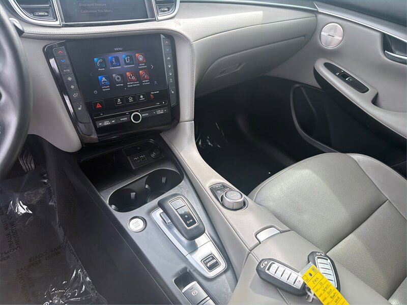 Used 2023 INFINITI QX50 Luxe w/ Accent Package AWD/4WD image 31