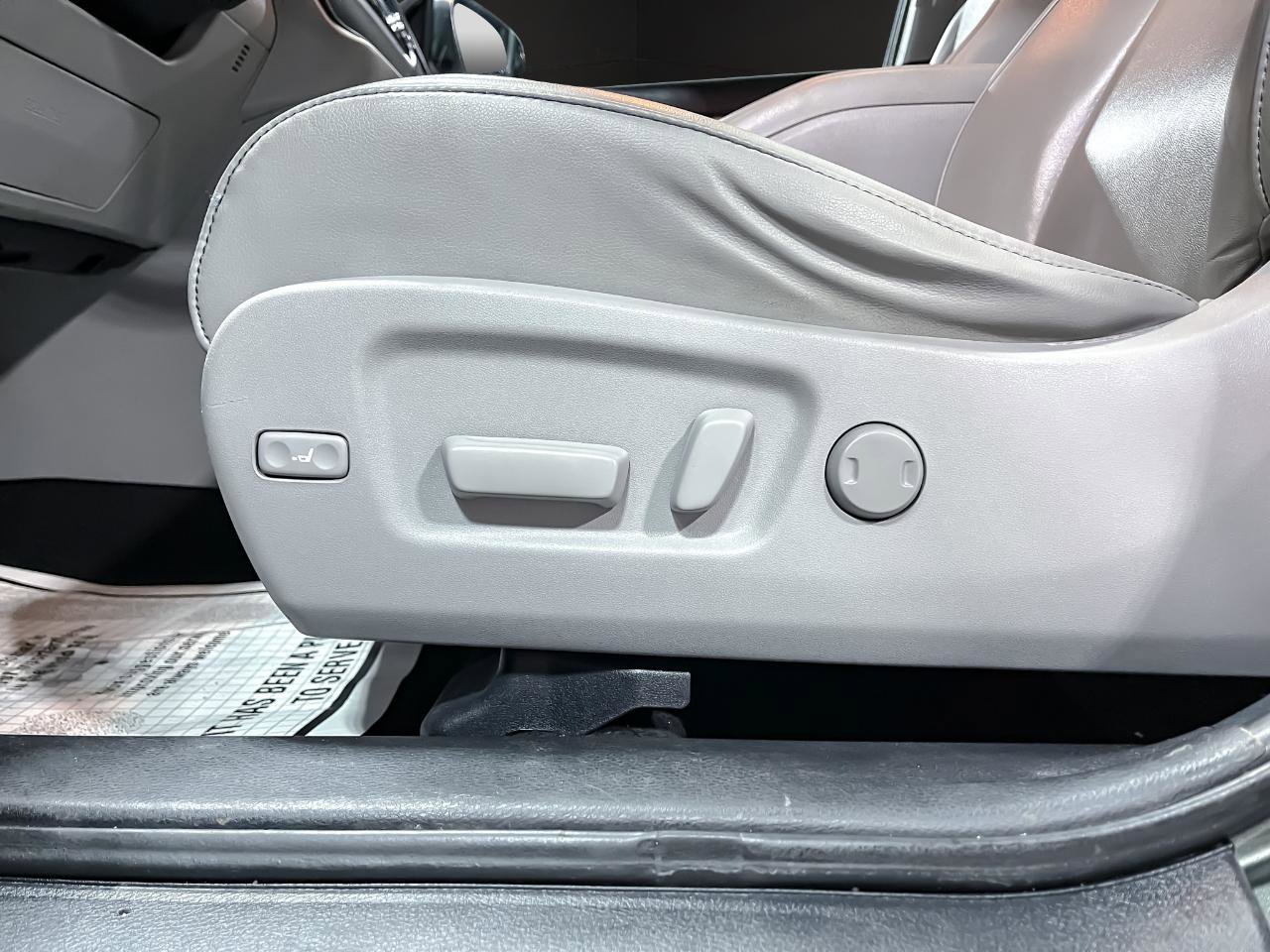 Used 2019 Toyota Highlander XLE image 14