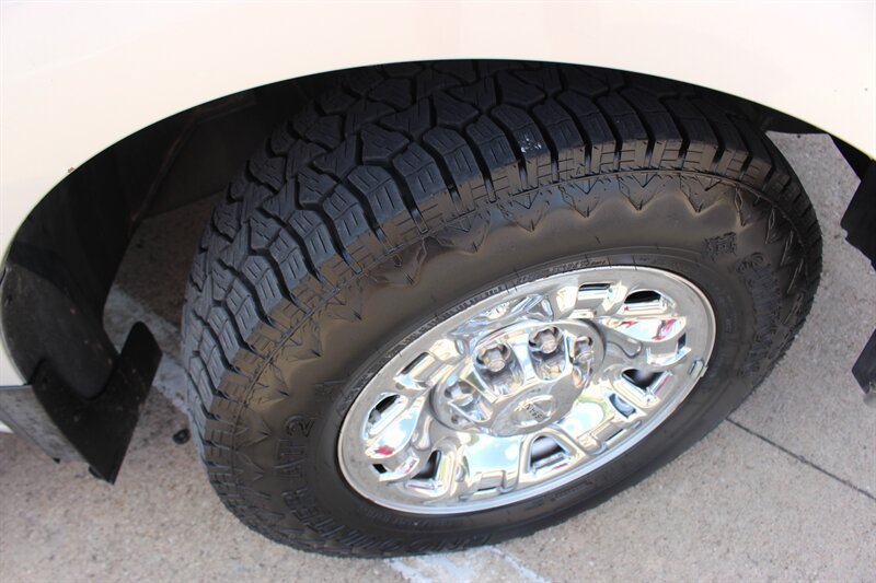 Used 2014 Nissan NV 3500 SL w/ Technology Package RWD image 38