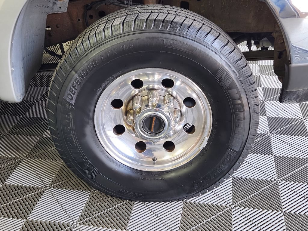 Used 2001 Ford F250 Lariat AWD/4WD image 9