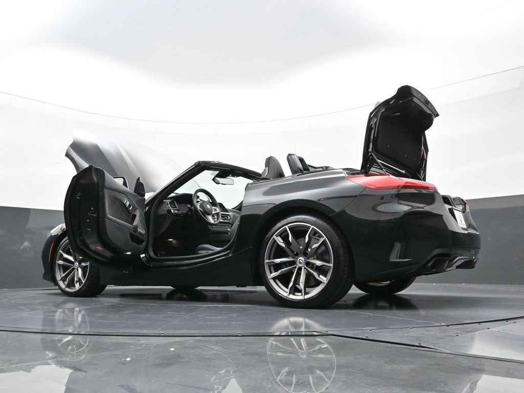 Used 2023 BMW Z4 M40i w/ Premium Package image 39