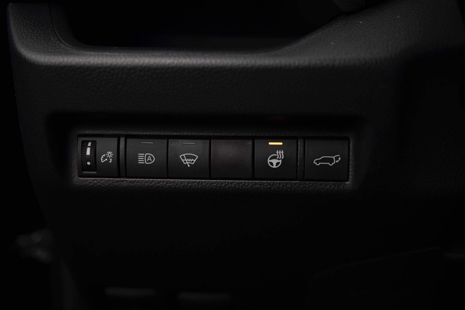 Used 2019 Toyota RAV4 XLE w/ Convenience Package image 11