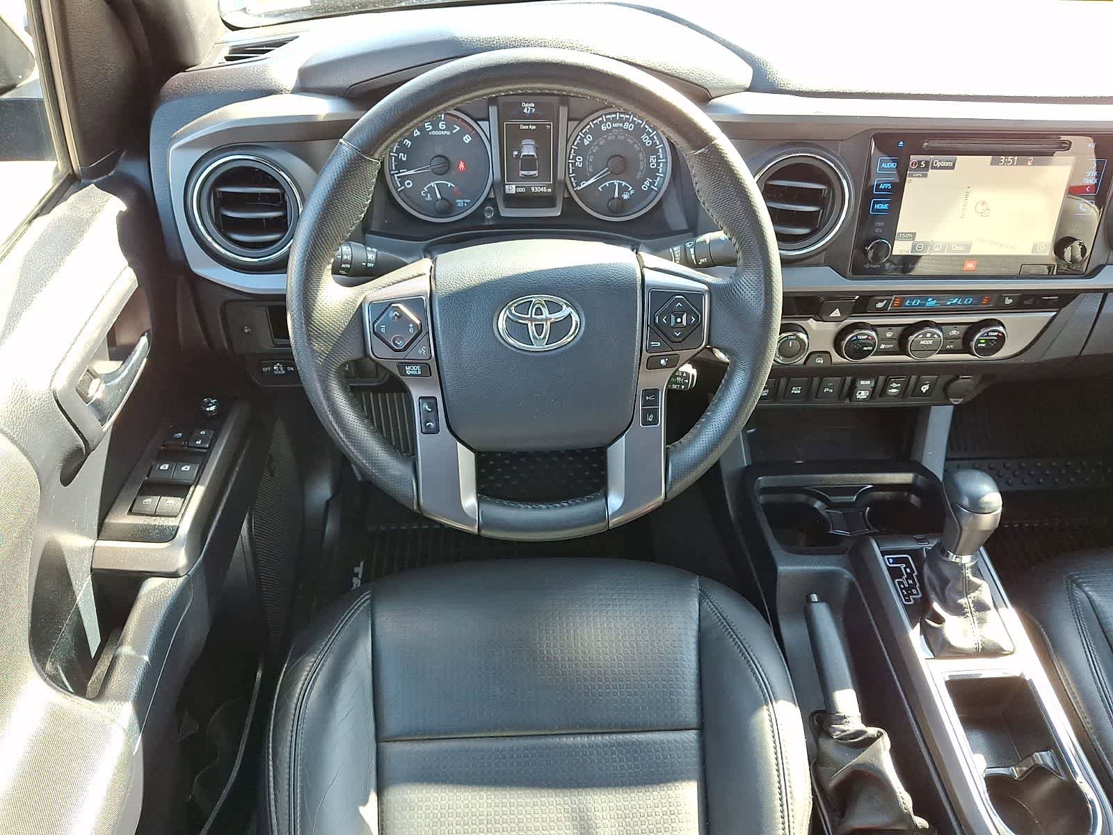 Used 2018 Toyota Tacoma TRD Sport AWD/4WD image 14