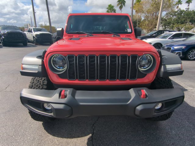 Used 2025 Jeep Wrangler Unlimited Rubicon w/ Convenience Group AWD/4WD image 9