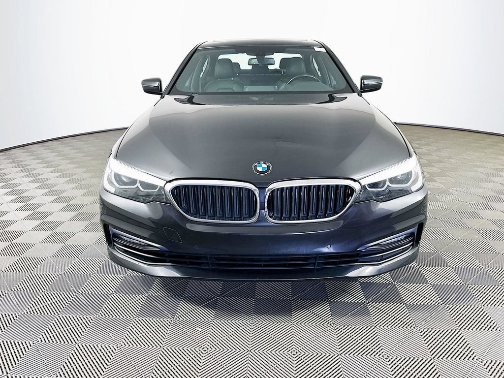 Used 2018 BMW 530e xDrive AWD/4WD image 3