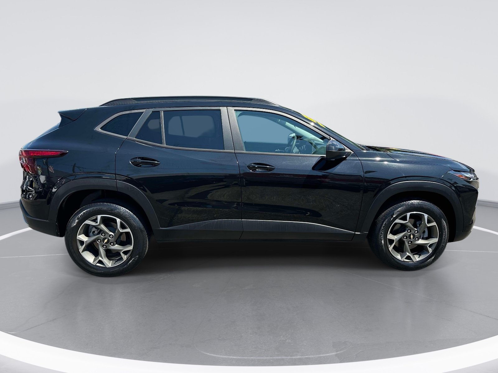 Certified 2024 Chevrolet Trax LT w/ Driver Confidence Package FWD image 4