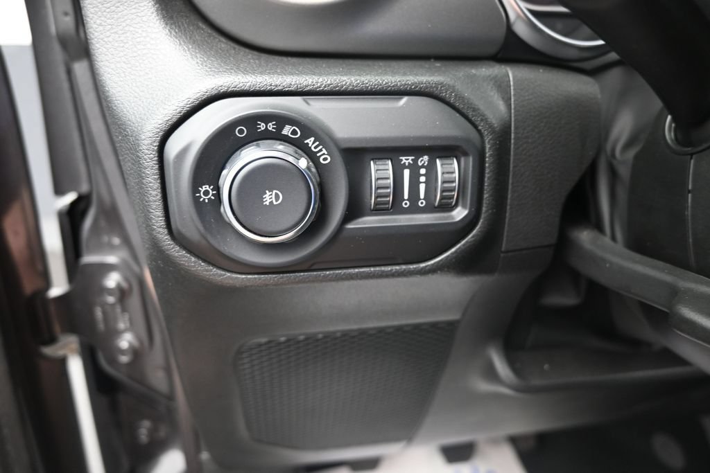 Used 2022 Jeep Wrangler Unlimited Sport AWD/4WD image 34