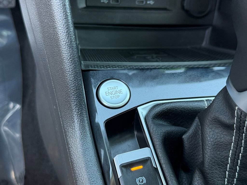 Used 2024 Volkswagen Taos SE image 17