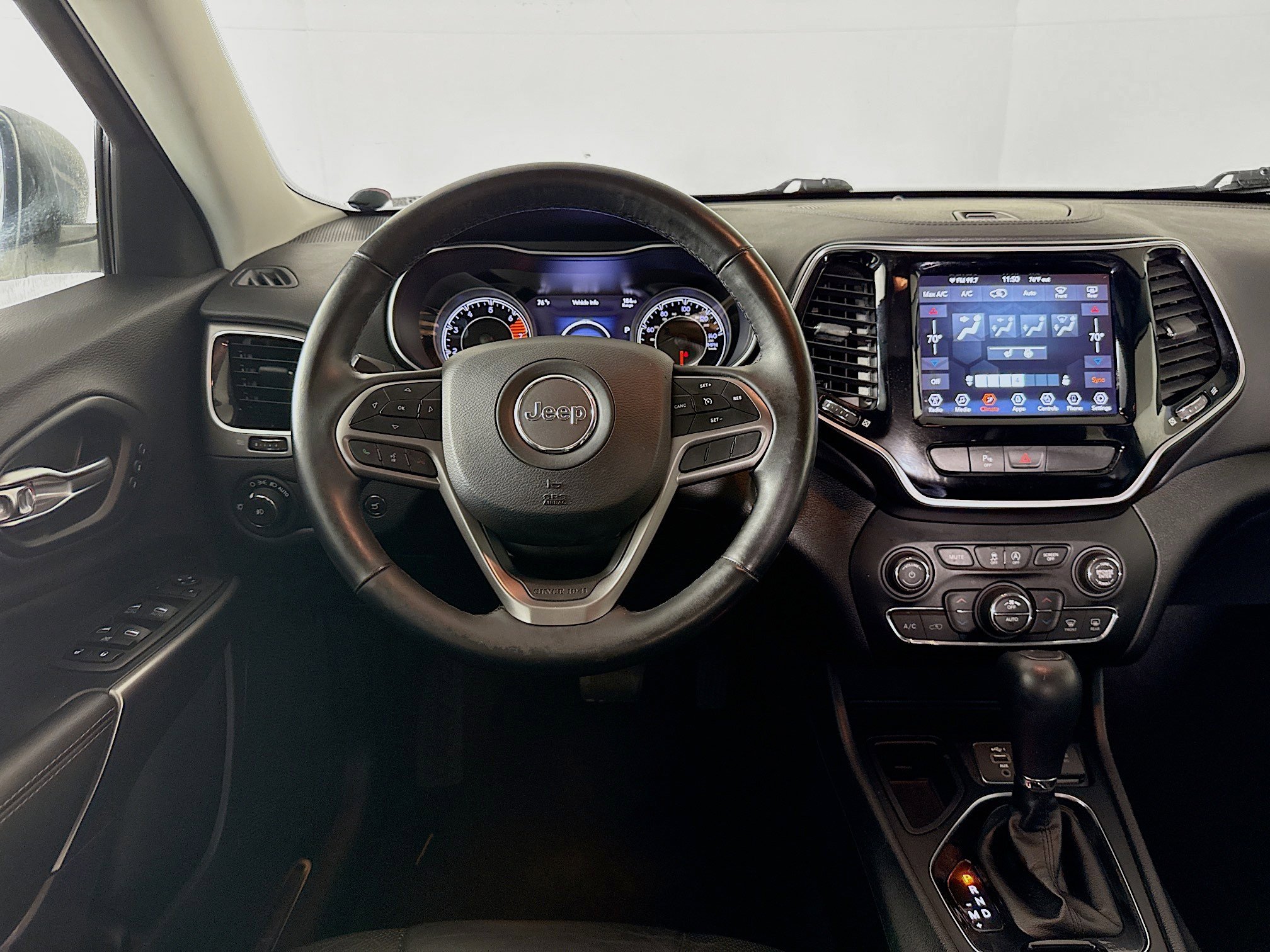 Used 2020 Jeep Cherokee Limited FWD image 26