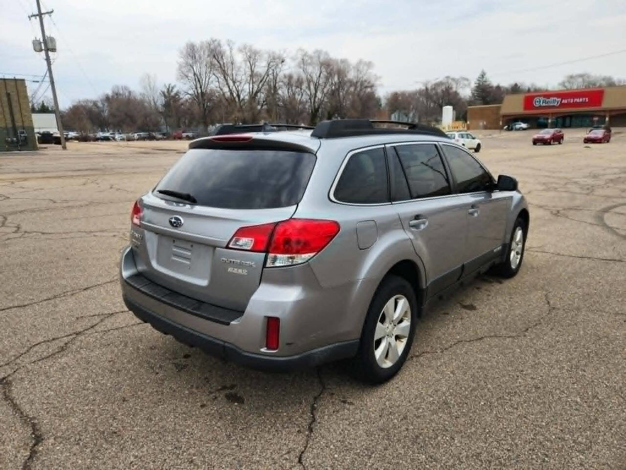 Used 2011 Subaru Outback 2.5i Limited image 4