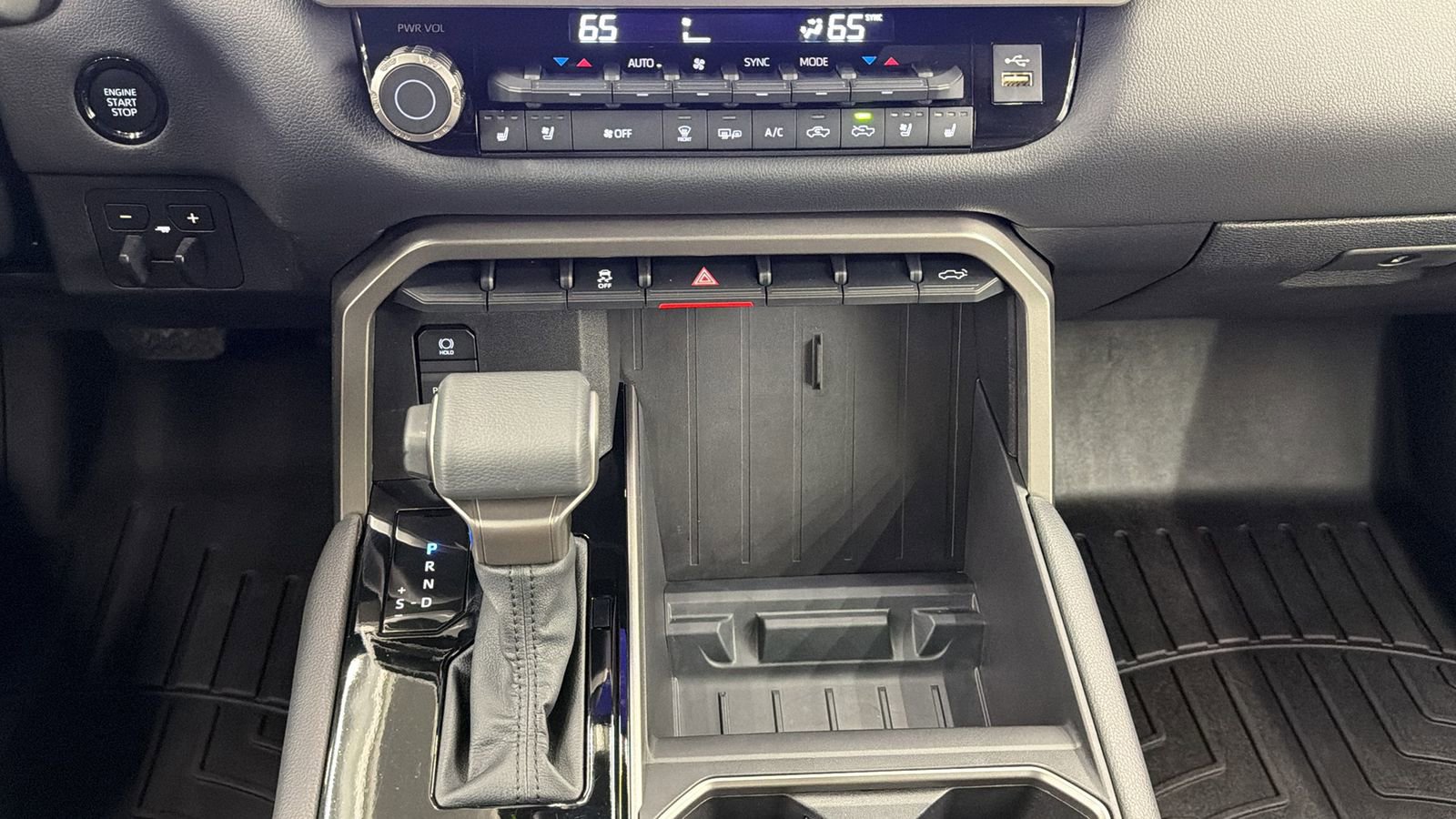 Used 2025 Toyota Tundra Limited image 23