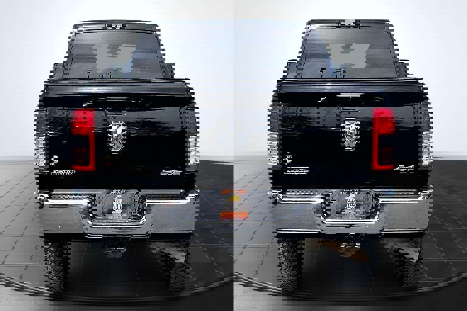 Used 2024 RAM 3500 Big Horn w/ Bed Utility Group AWD/4WD image 5