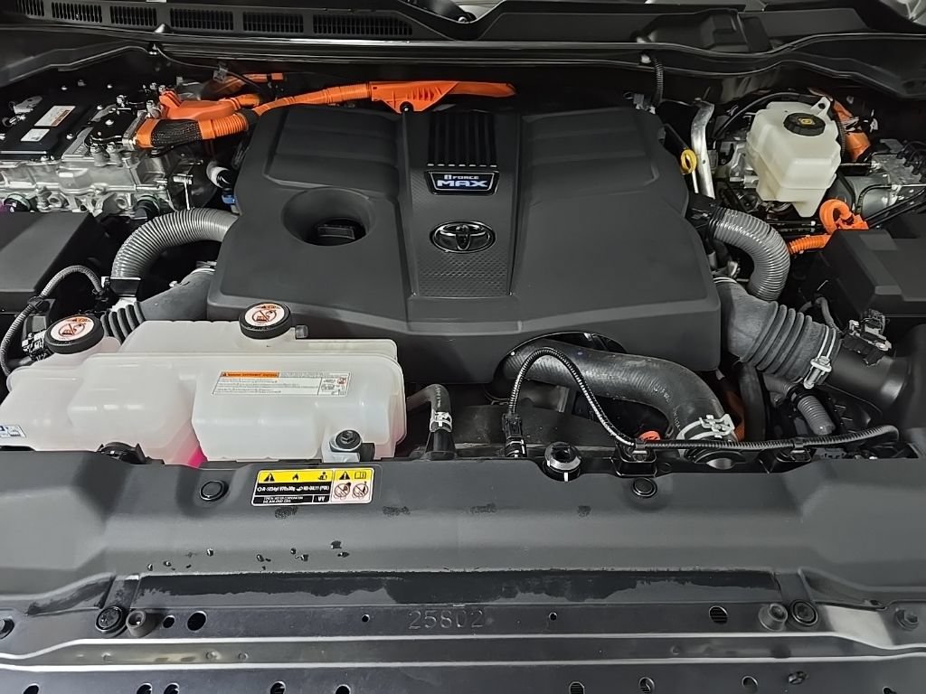 Used 2024 Toyota Sequoia Platinum AWD/4WD image 14
