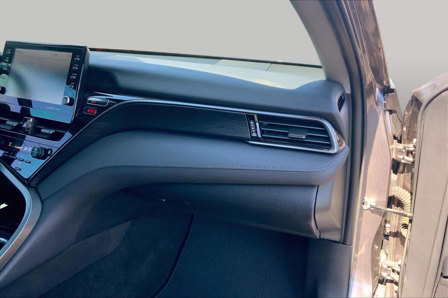 Used 2024 Toyota Camry XLE FWD image 19
