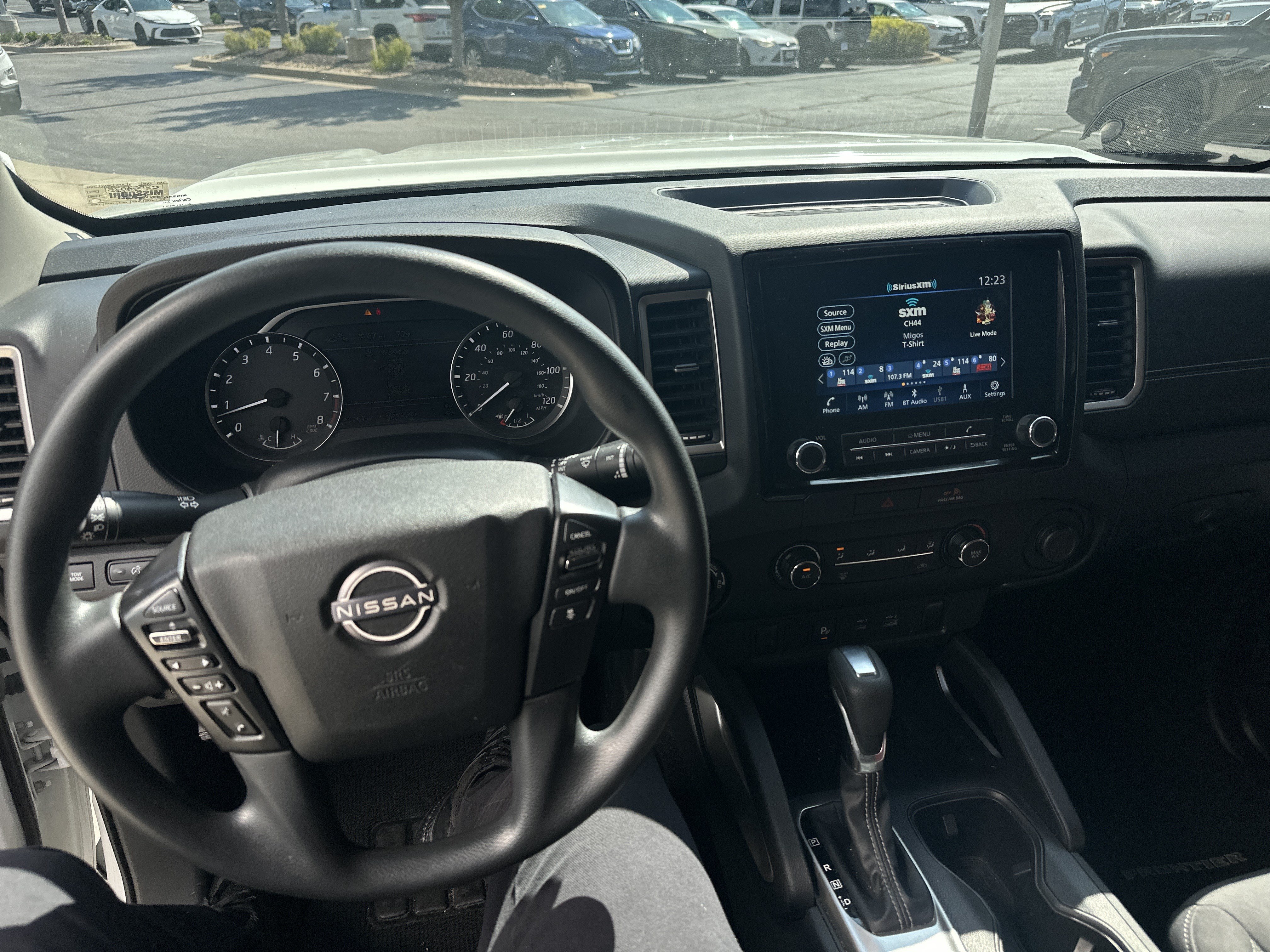 Used 2022 Nissan Frontier SV w/ Technology Package AWD/4WD image 16