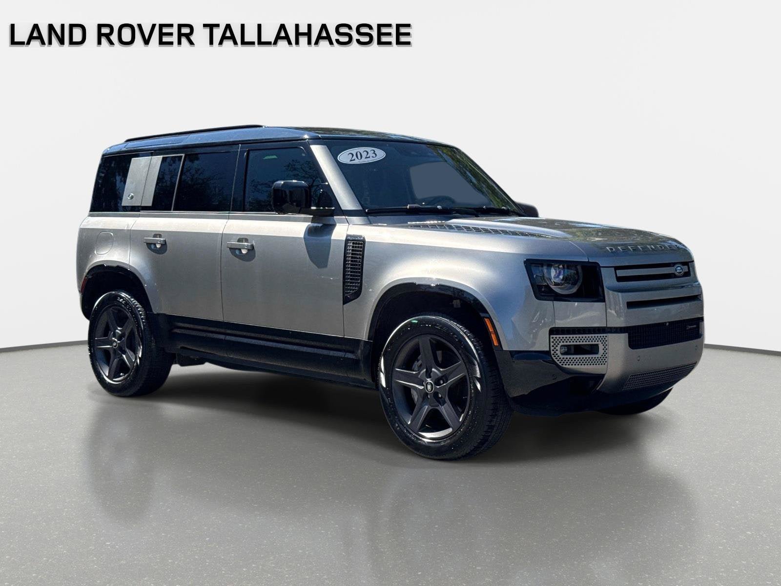 Used 2023 Land Rover Defender 110 X-Dynamic SE AWD/4WD image 3