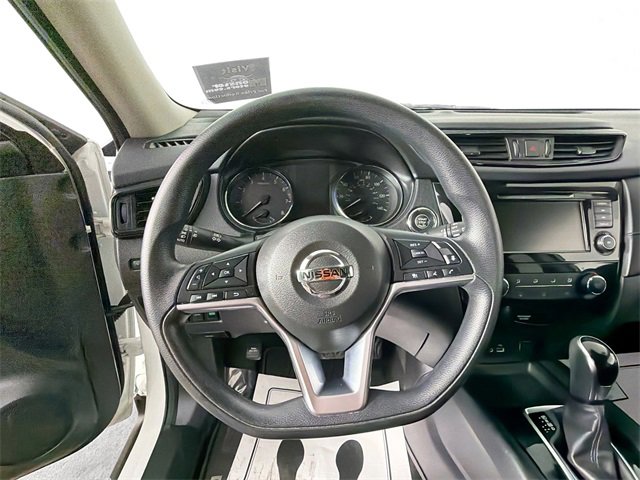 Used 2020 Nissan Rogue SV image 11