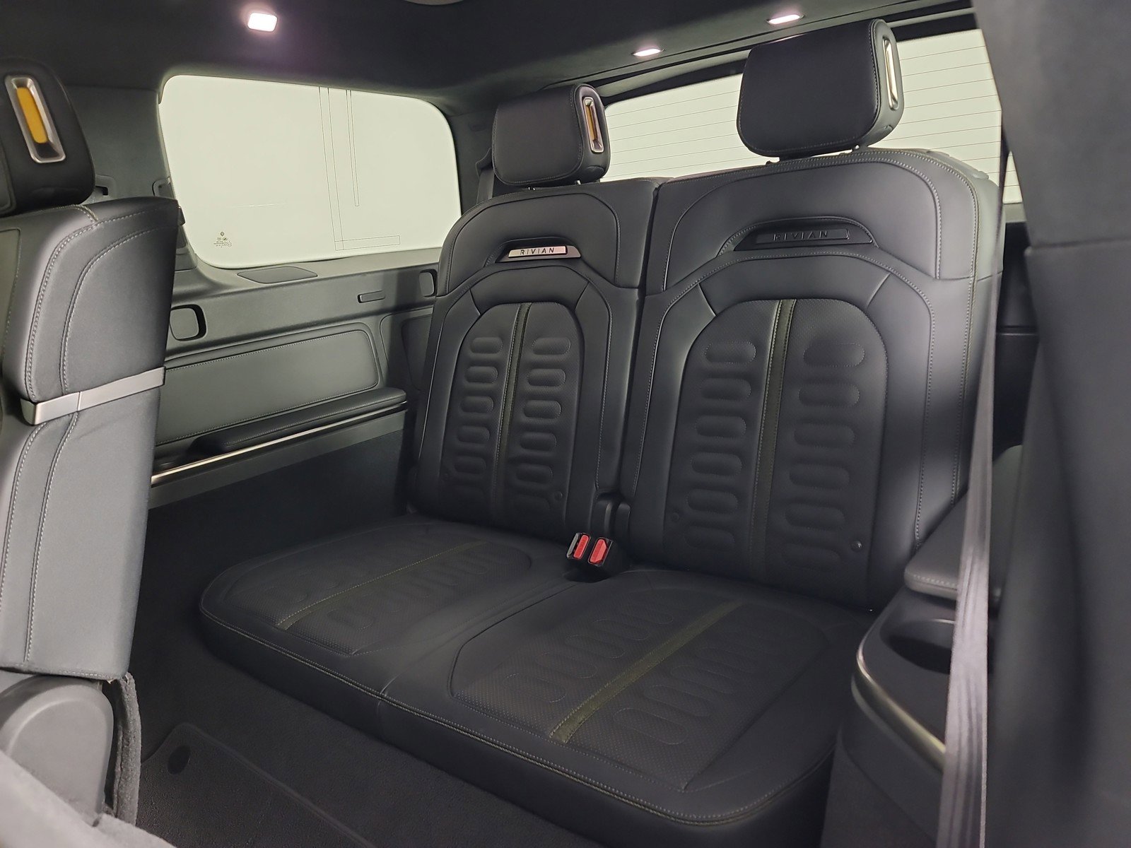 Used 2023 Rivian R1S Adventure image 23