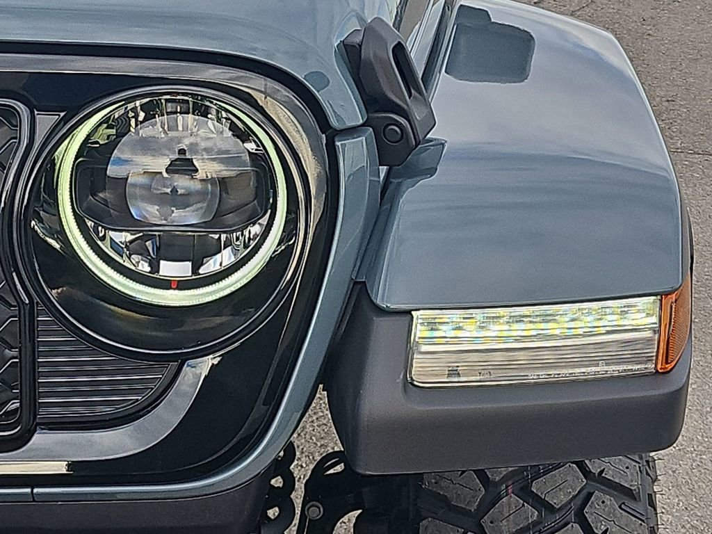 New 2025 Jeep Gladiator Willys image 18