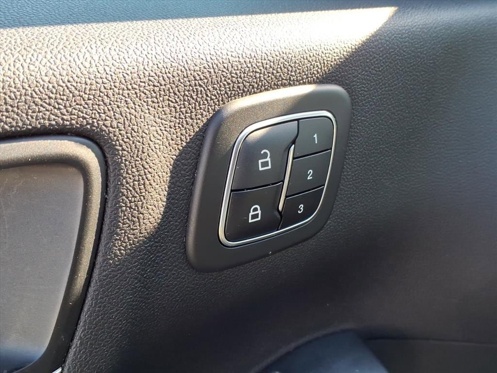 Certified 2022 Ford Escape SEL w/ Technology Package image 9