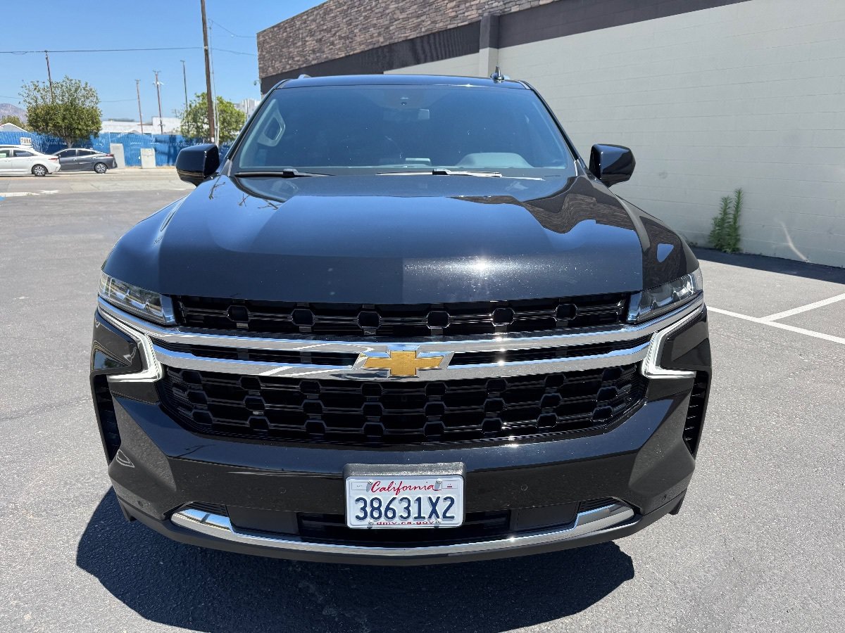 Used 2024 Chevrolet Suburban LS RWD image 4