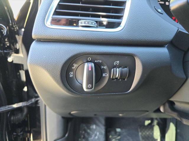 Certified 2018 Audi Q3 2.0T Premium FWD image 31