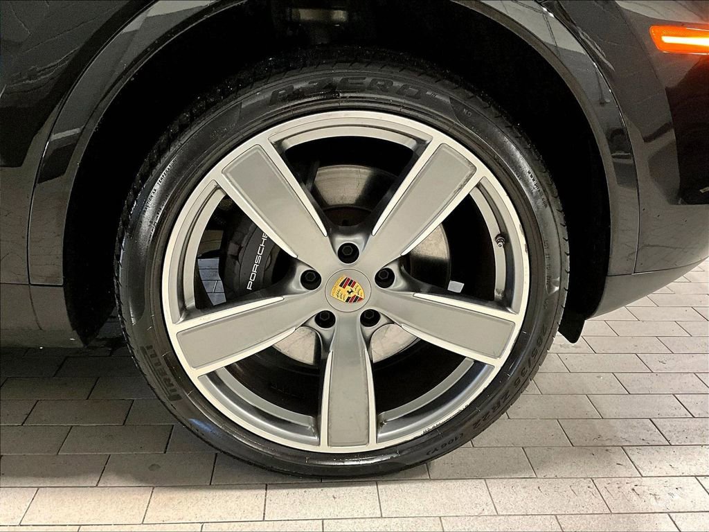 Certified 2023 Porsche Cayenne Platinum Edition AWD/4WD image 14